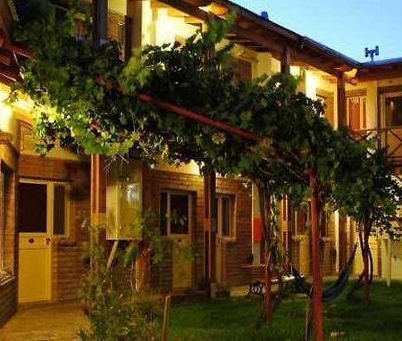 La Tosca Hostel Puerto Madryn Exterior foto