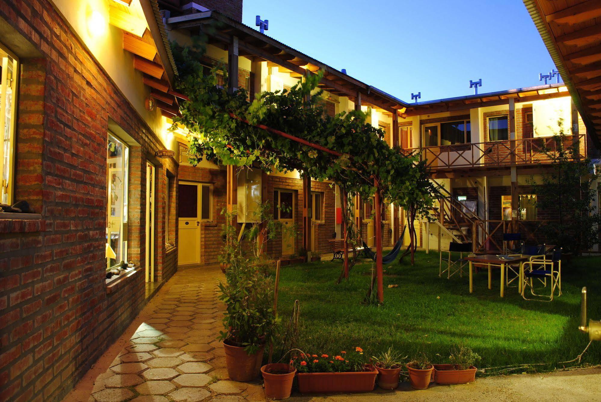 La Tosca Hostel Puerto Madryn Exterior foto